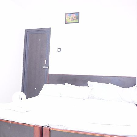 Sgs Residency Vila Tirupati Exterior foto