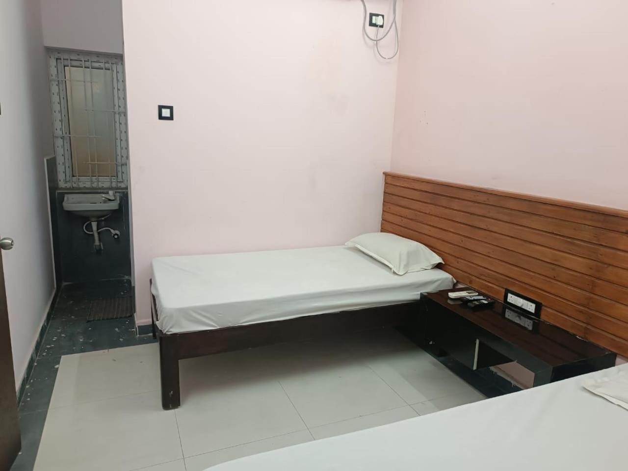 Sgs Residency Vila Tirupati Exterior foto