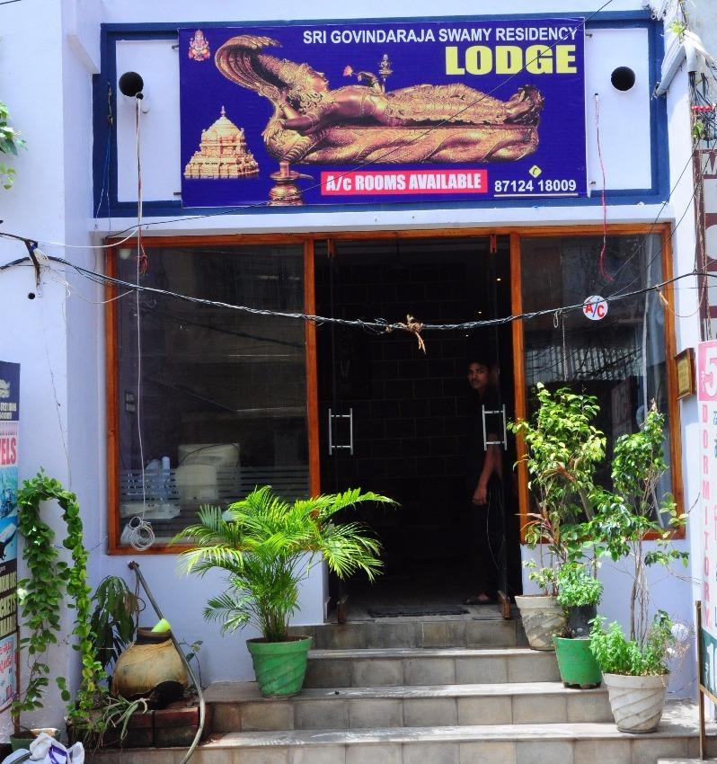 Sgs Residency Vila Tirupati Exterior foto